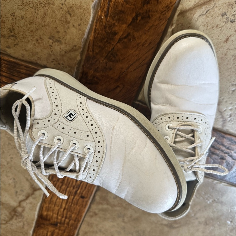 Footjoy youth golf shoes size 2